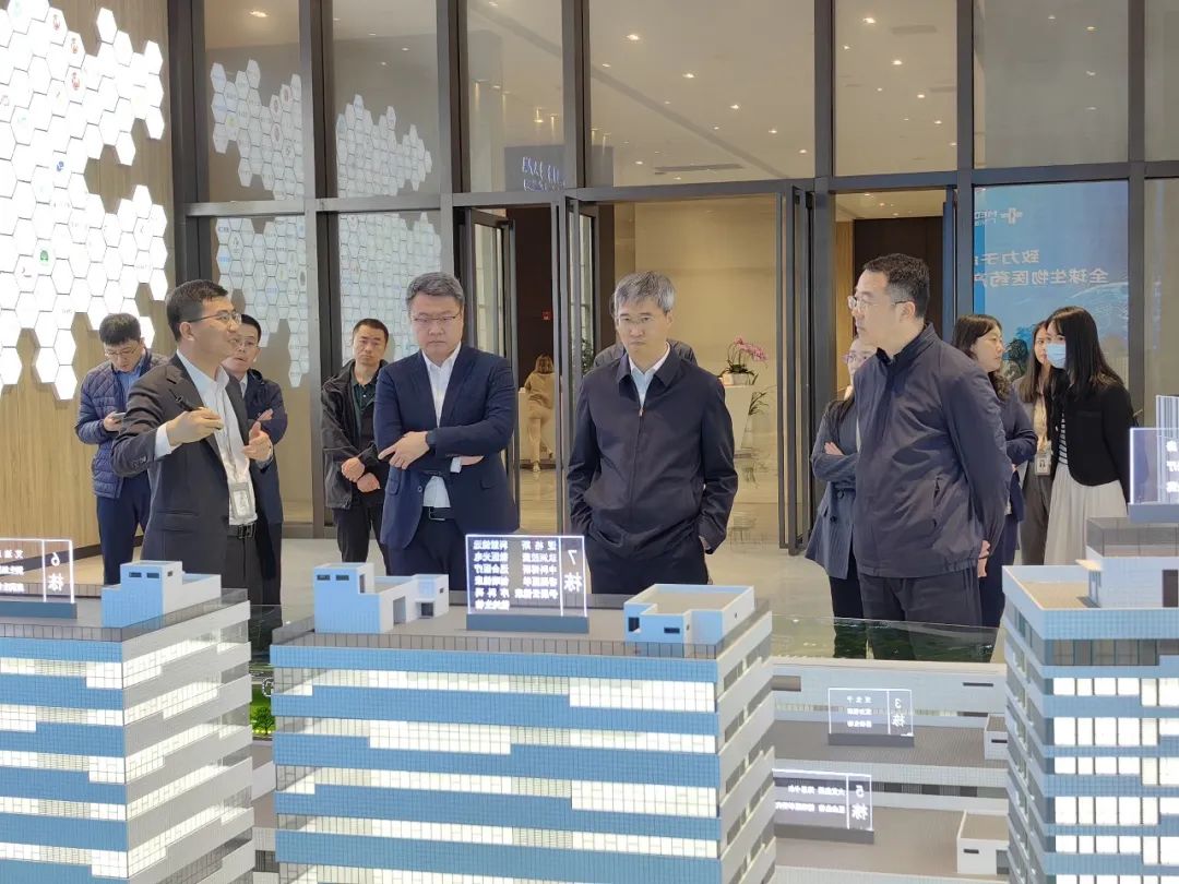 商務部自貿(mào)區(qū)港建設協(xié)調(diào)司司長楊正偉一行蒞臨廣東醫(yī)谷考察指導