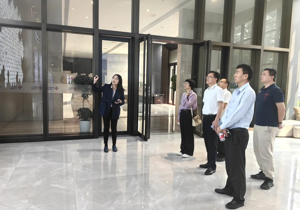 惠州學(xué)院生命科學(xué)學(xué)院領(lǐng)導(dǎo)來(lái)訪(fǎng)廣東醫(yī)谷考察交流